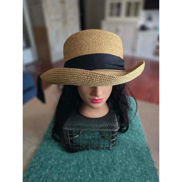 Helen Kaminski 100% Raffia hat main image 4